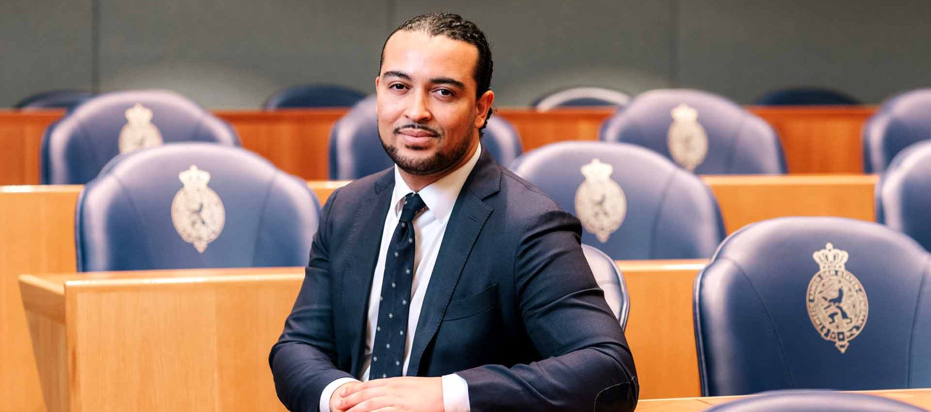 Der niederländische Abgeordnete Don Ceder im niederländischen Parlament